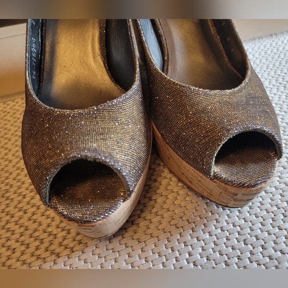 Stuart Weitzman Women's Riveria Wedge Sandals platform - Gold 8N - Picture 7 of 15